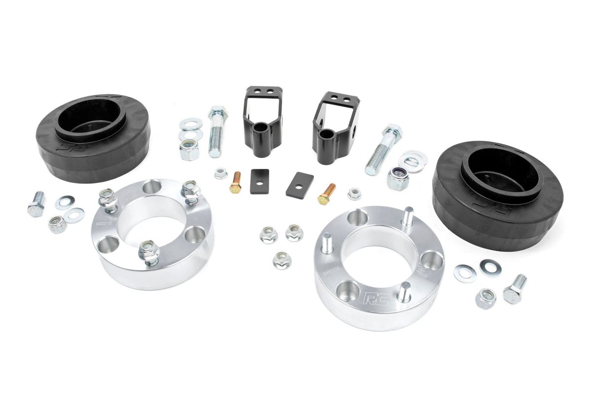 Toyota 4Runner Suspension Lift Kit - Rough Country - 3 Inch, RR Spacers, X-REAS - '03-'09